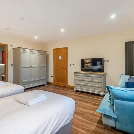 3 Bed In Oc-p34636 ברמפטון